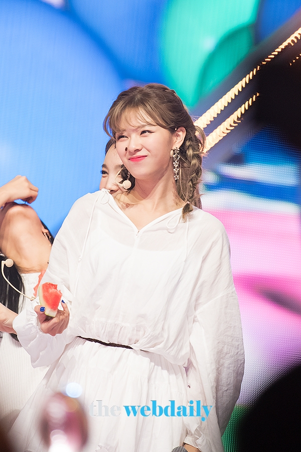 TWICE(트와이스) 정연, MBC MUSIC '쇼챔피언' 생방송 현장공개