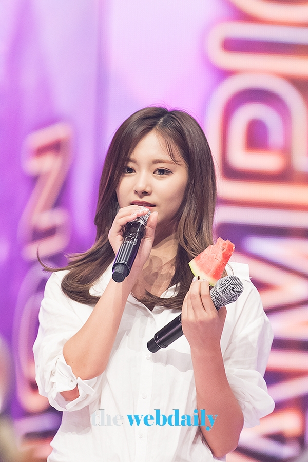 TWICE(트와이스) 쯔위, MBC MUSIC '쇼챔피언' 생방송 현장공개