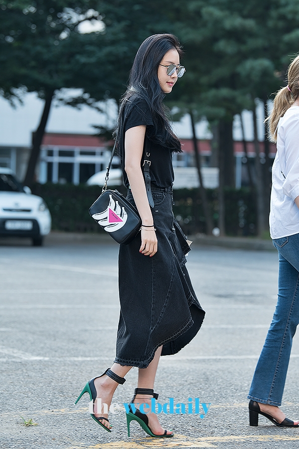 에이핑크(Apink) 손나은, KBS 뮤직뱅크 출근길