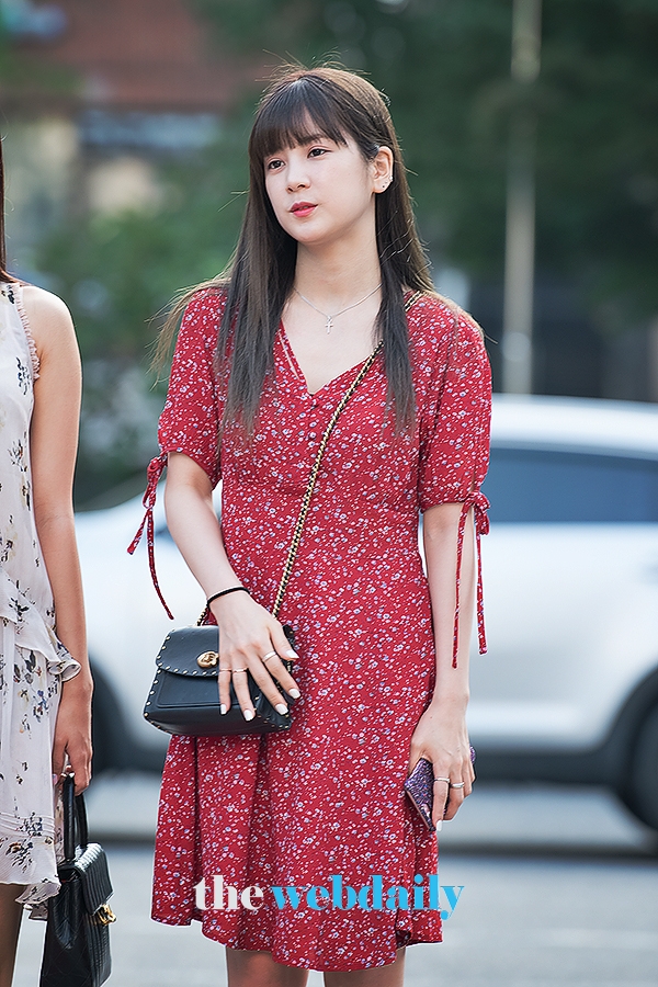 에이핑크(Apink) 박초롱, KBS 뮤직뱅크 출근길