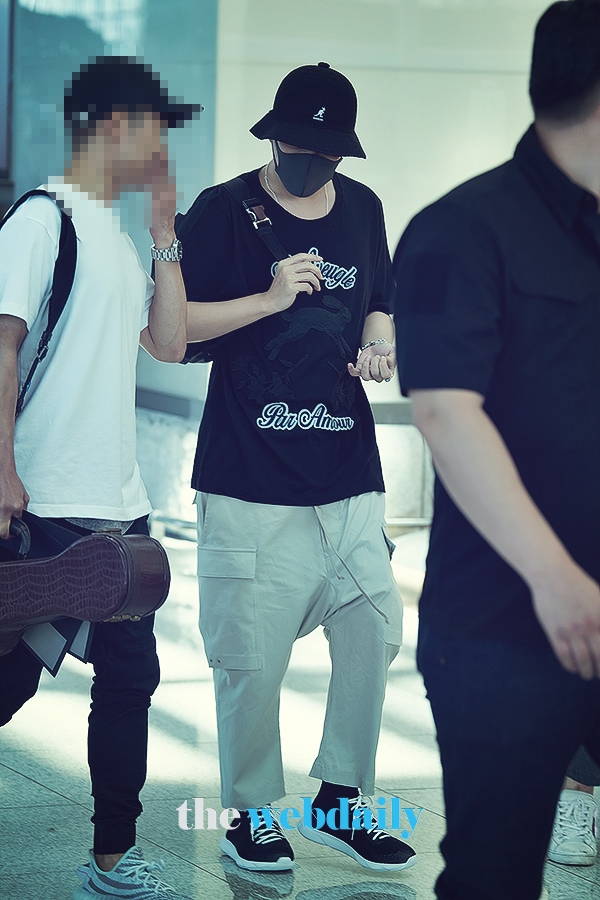 은지원, 인천국제공항 출국 현장