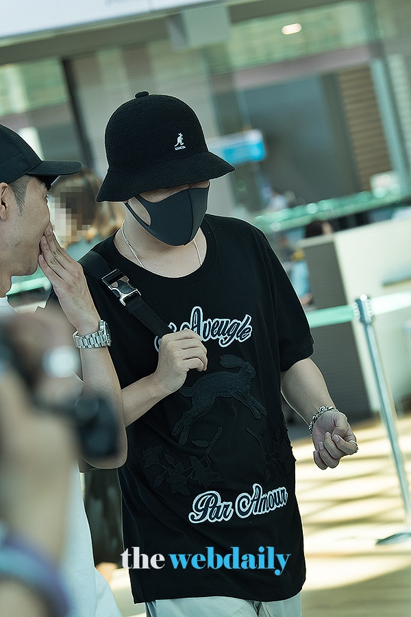 은지원, 인천국제공항 출국 현장