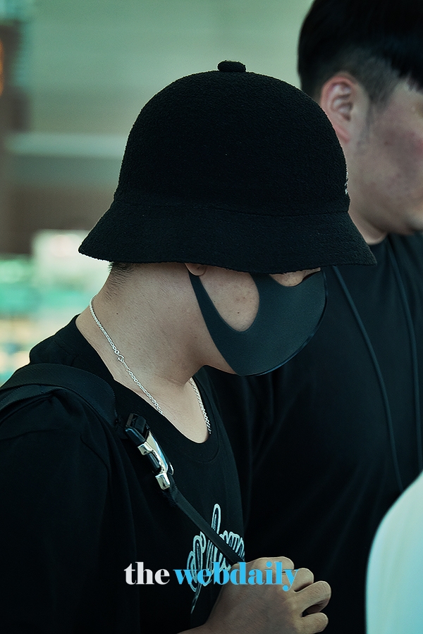 은지원, 인천국제공항 출국 현장