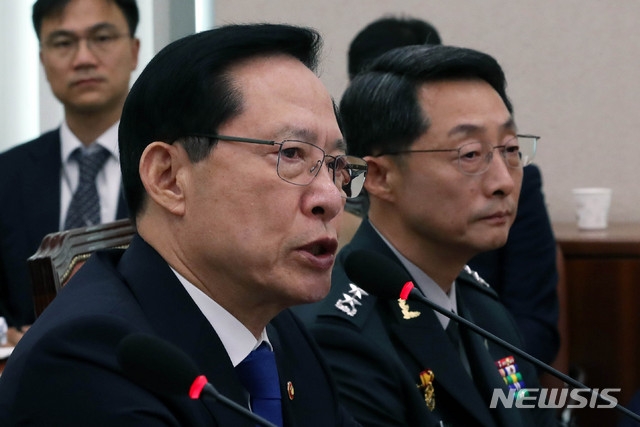 송영무, 마린온 유가족 향한 조심성 없는 발언에 잡음 일어...이 일을 어찌할꼬