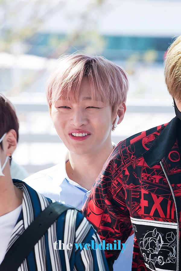 WannaOne(워너원) 윤지성, 인천국제공항 입국 현장