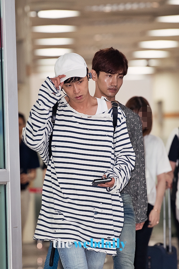 동방신기 유노윤호-최강창민, 김포국제공항 입국 현장
