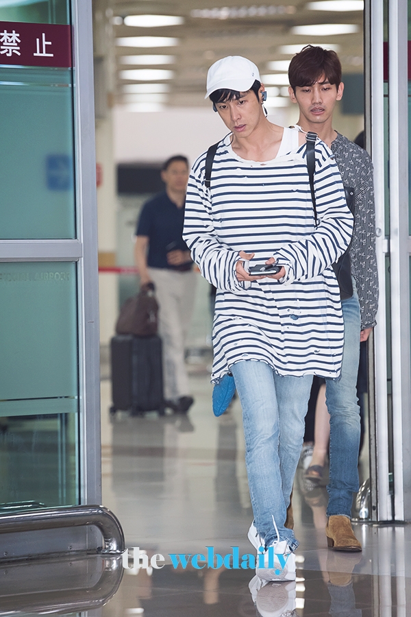 동방신기 유노윤호-최강창민, 김포국제공항 입국 현장