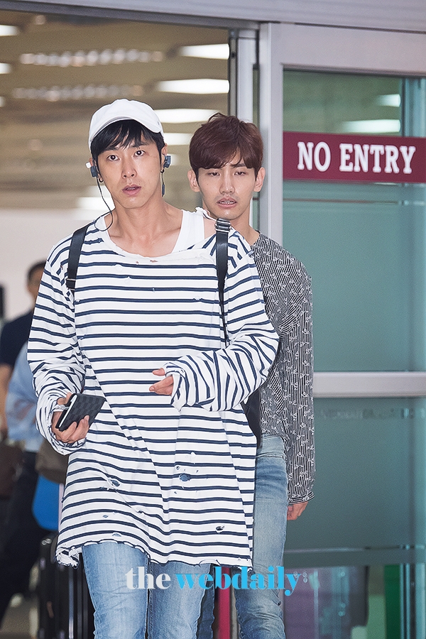 동방신기 유노윤호-최강창민, 김포국제공항 입국 현장
