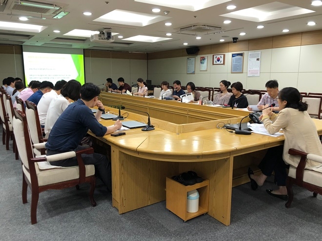 성범죄 2차피해 예방 민간전문가 초청교육을 하고 있다. (사진제공=부산지방경찰청)