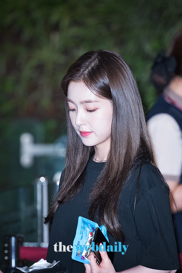 레드벨벳(RedVelvet) 아이린, 인천국제공항 출국 현장