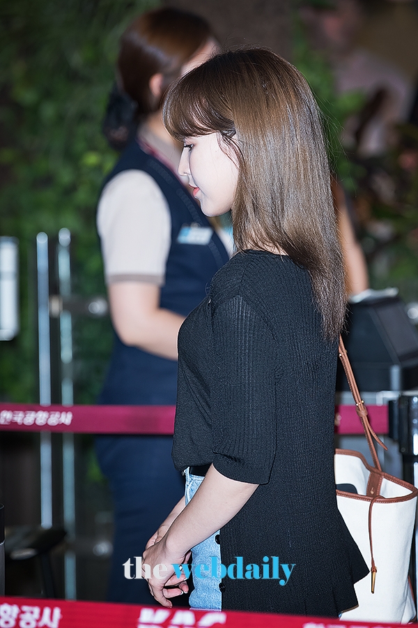 레드벨벳(RedVelvet) 웬디, 인천국제공항 출국 현장