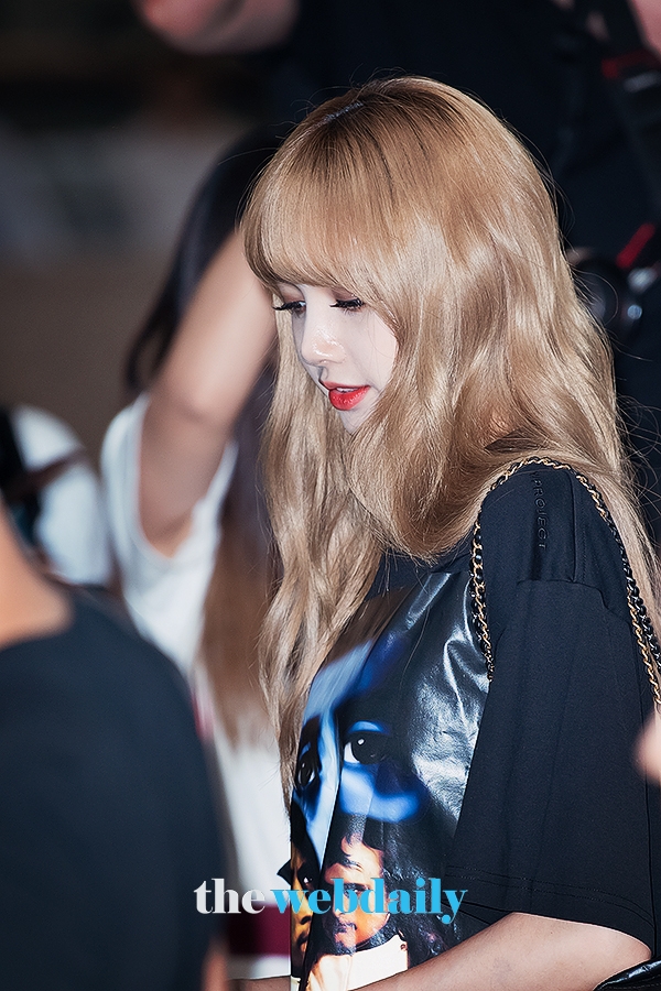 BLACKPINK(블랙핑크) 리사, 김포국제공항 출국 현장
