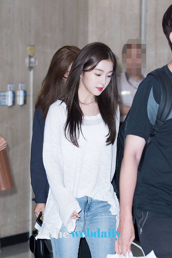레드벨벳(RedVelvet) 아이린, 김포국제공항 입국 현장