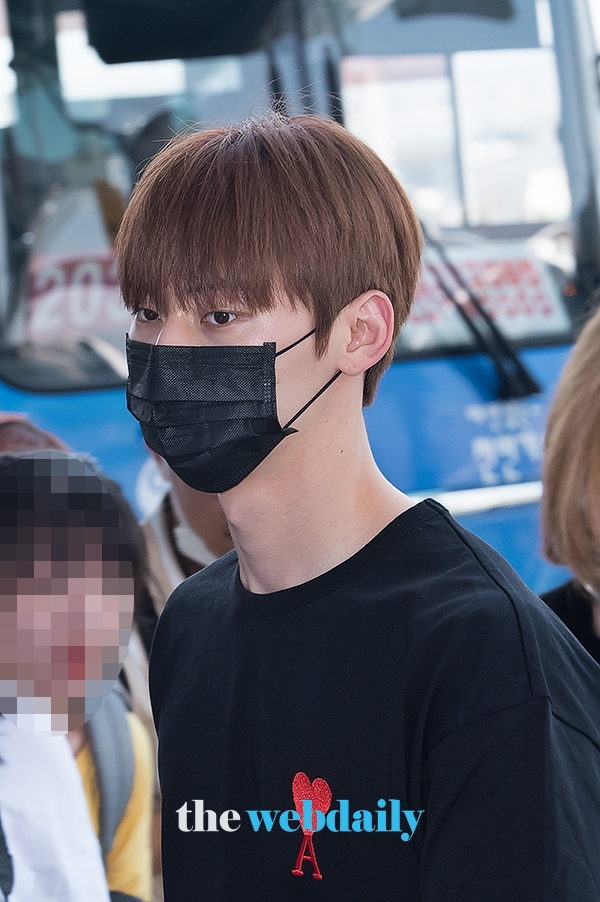 WannaOne(워너원) 황민현, 인천국제공항 출국 현장