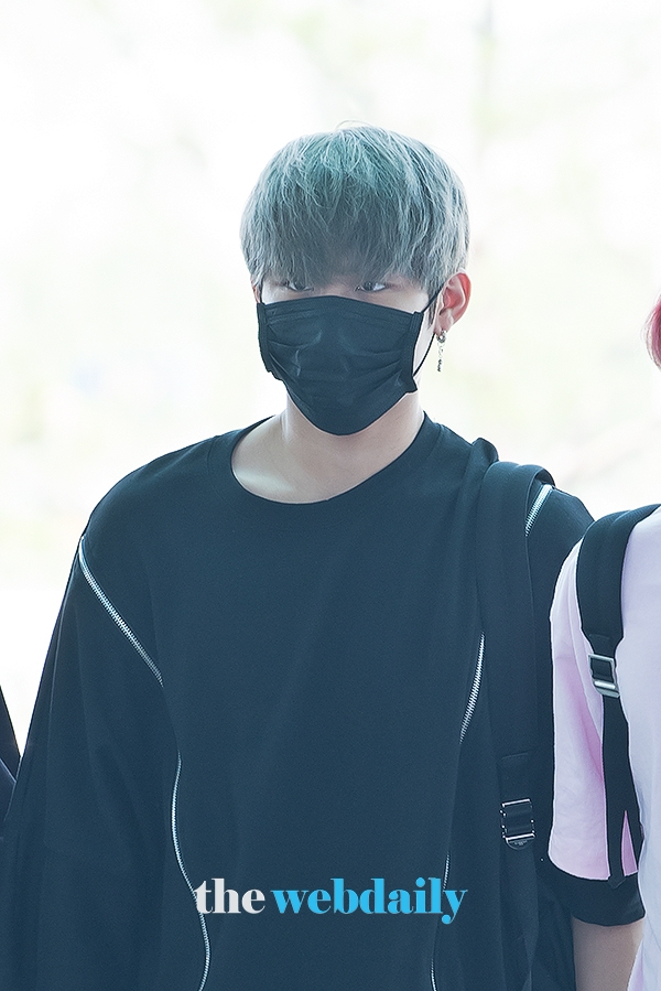 WannaOne(워너원) 박우진, 인천국제공항 출국 현장