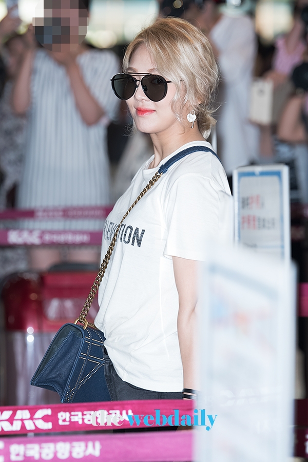 소녀시대 효연, 김포국제공항 출국 현장