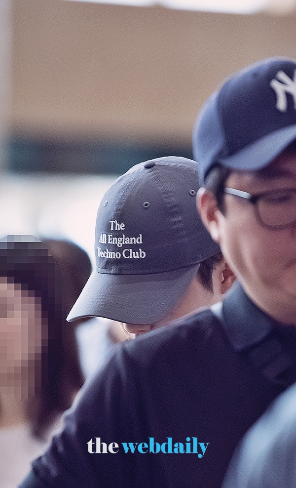 엑소(EXO) 디오, 김포국제공항 출국 현장