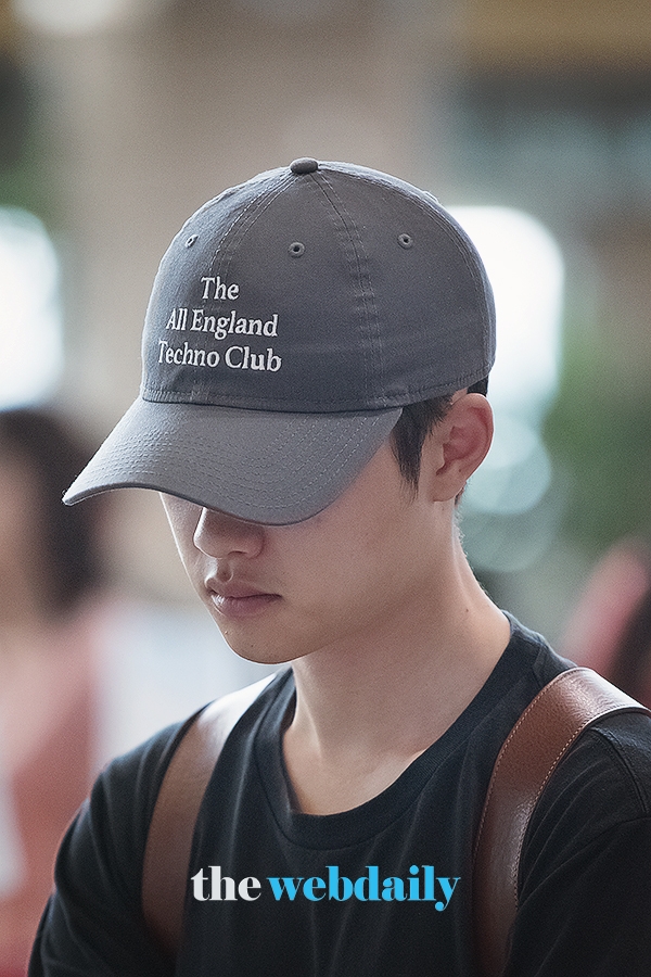 엑소(EXO) 디오, 김포국제공항 출국 현장
