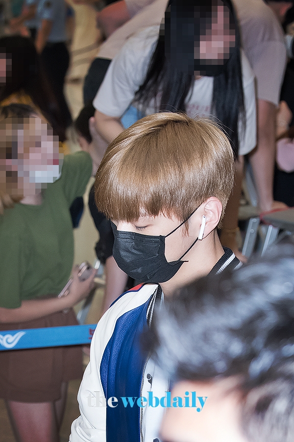 WannaOne(워너원) 강다니엘, 인천국제공항 입국 현장