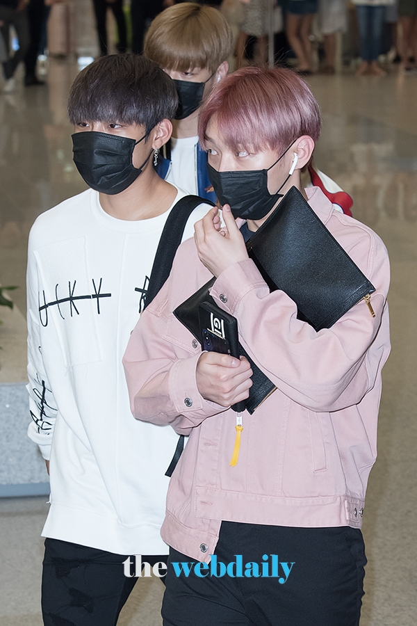 WannaOne(워너원) 박우진-윤지성, 인천국제공항 입국 현장