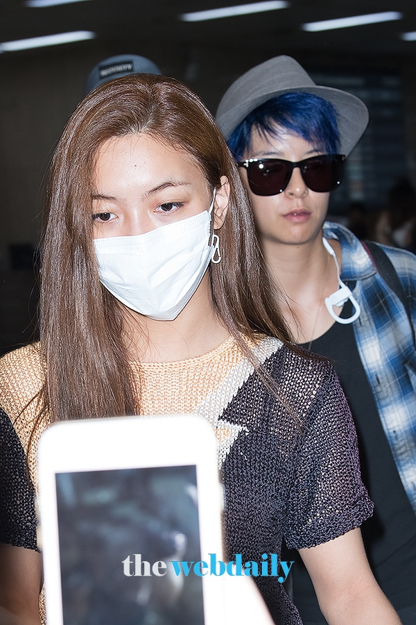 에프엑스 루나-엠버, 김포국제공항 입국 현장
