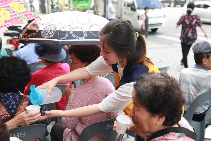 에듀윌 대학생 봉사단, 신입사원과 함께 ‘무료 배식 봉사’ 실시