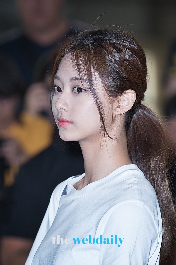 TWICE(트와이스) 쯔위, 김포국제공항 출국 현장