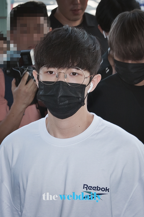 WannaOne(워너원) 김재환, 인천국제공항 출국 현장