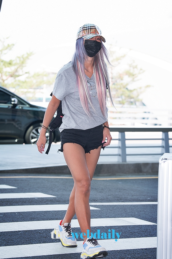 효린, 인천국제공항 출국 현장