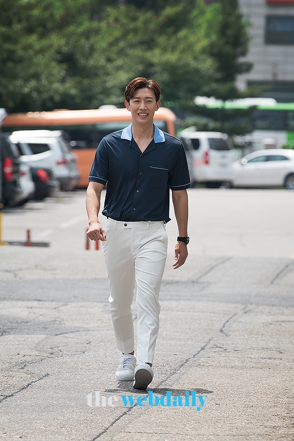 강기영, KBS '해피투게더3' 출근길