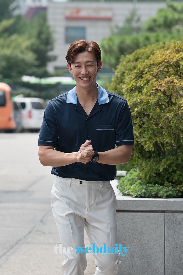 강기영, KBS '해피투게더3' 출근길