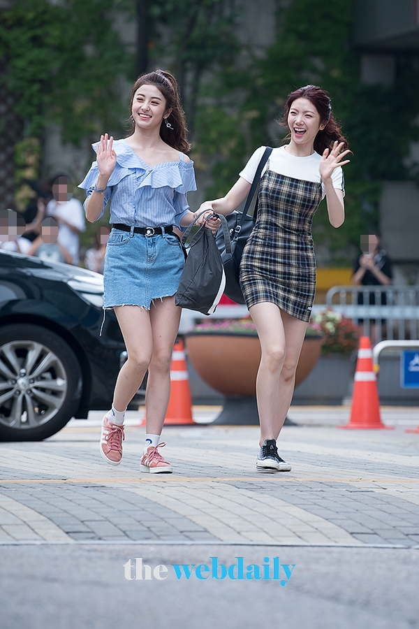 허윤진-이가은, Mnet ‘프로듀스48’출근길 현장