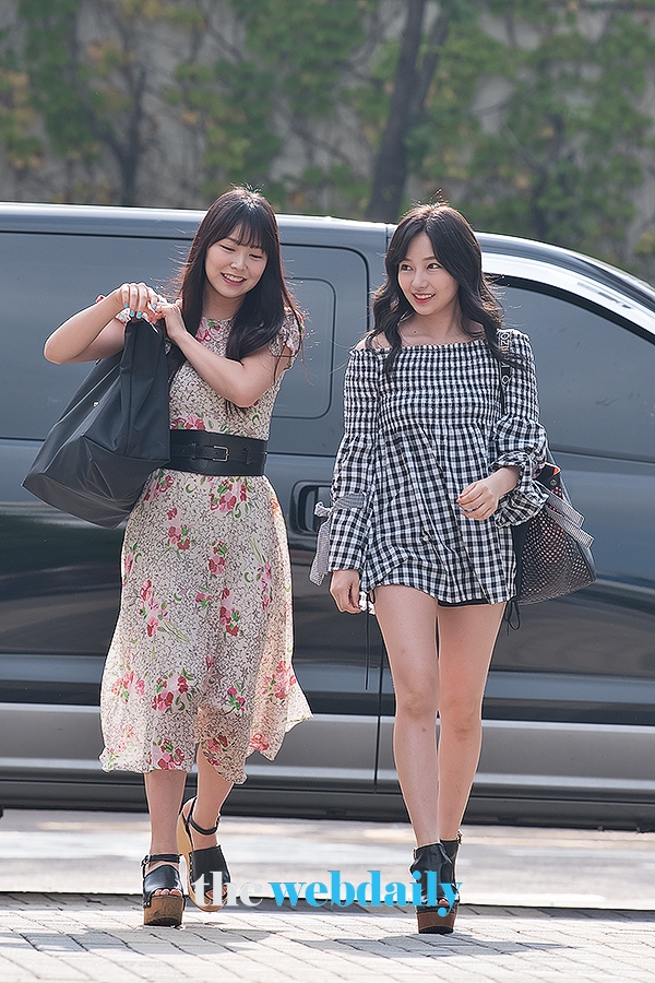 NMB48 시로마미루-무라세사에, Mnet ‘프로듀스48’출근길 현장