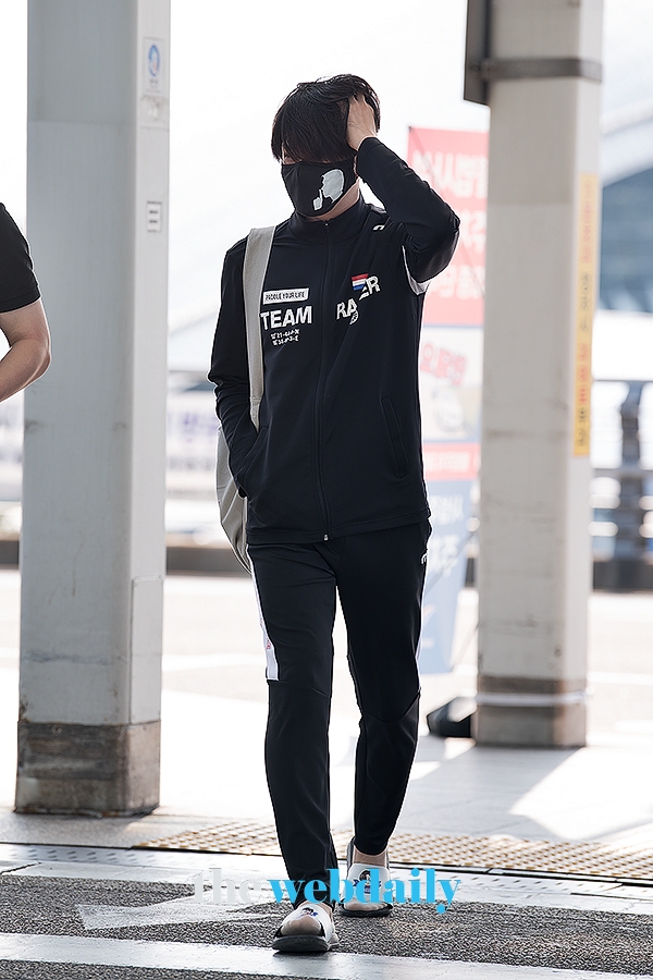 슈퍼주니어 김희철, 인천국제공항 출국 현장
