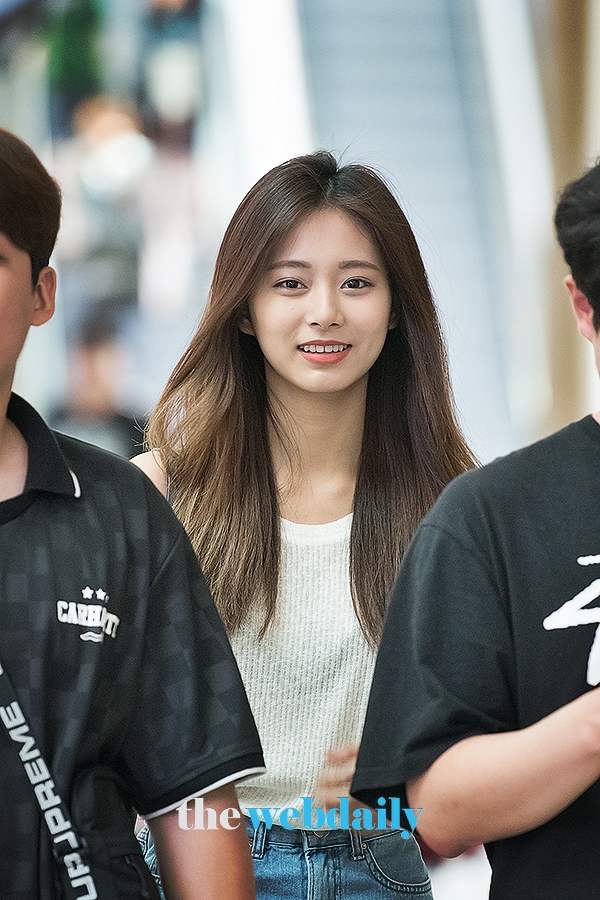 TWICE(트와이스) 쯔위, 인천국제공항 출국 현장