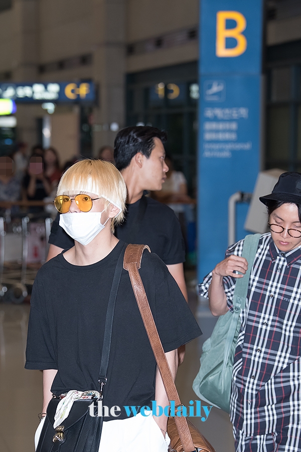 방탄소년단(BTS) 뷔, 인천국제공항 입국 현장