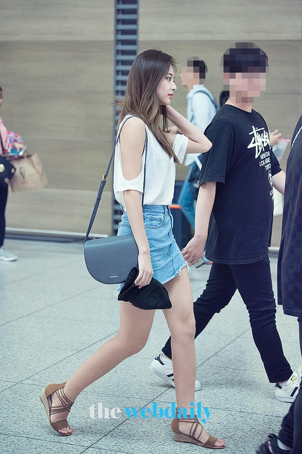 TWICE(트와이스) 쯔위, 인천국제공항 출국 현장