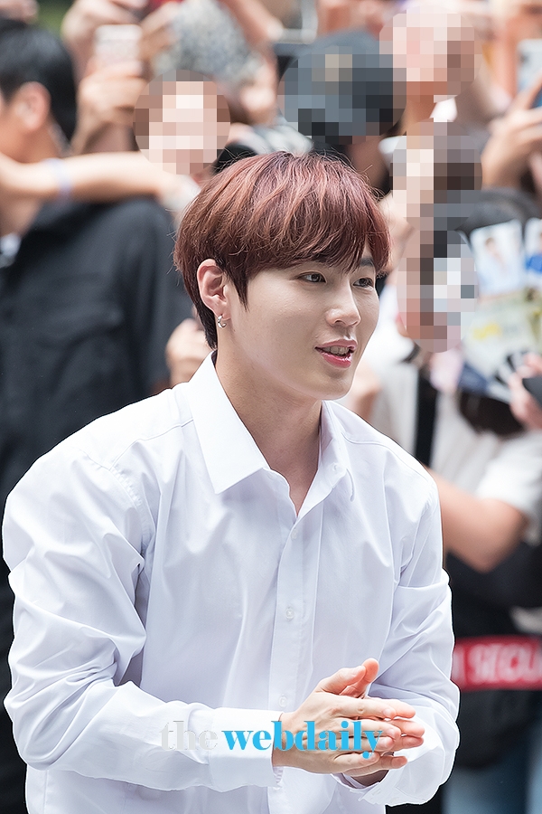 WannaOne(워너원) 하성운, '워너원 데뷔 1주년' 행사