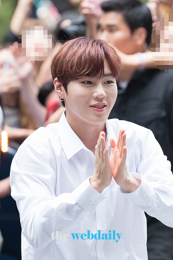 WannaOne(워너원) 하성운, '워너원 데뷔 1주년' 행사
