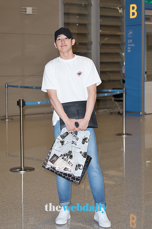 정해인, 인천국제공항 입국 현장