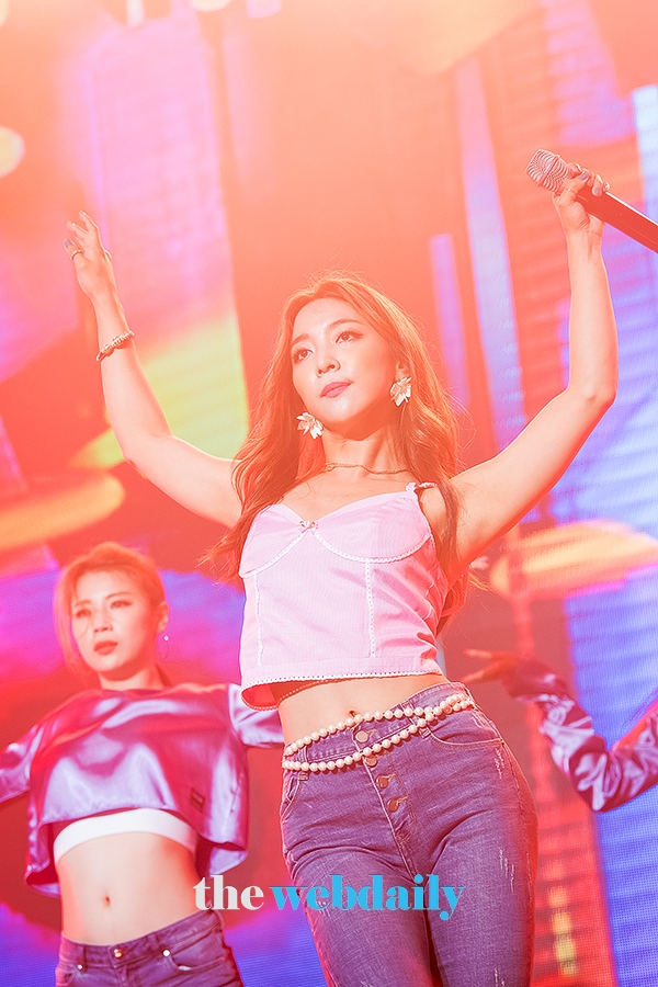 에프엑스 루나, SK텔레콤의 1020 컬쳐브랜드 '0 Show' 론칭 행사