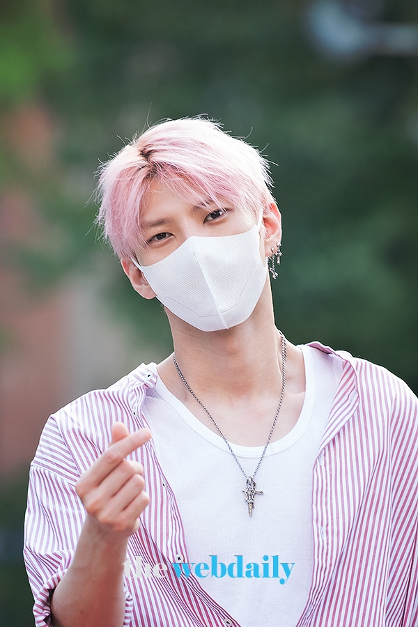 빅스(VIXX) 레오, KBS 2TV 음악방송 '뮤직뱅크' 출근길