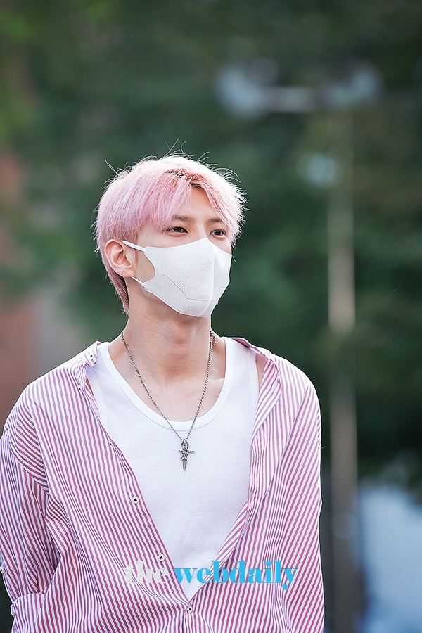 빅스(VIXX) 레오, KBS 2TV 음악방송 '뮤직뱅크' 출근길