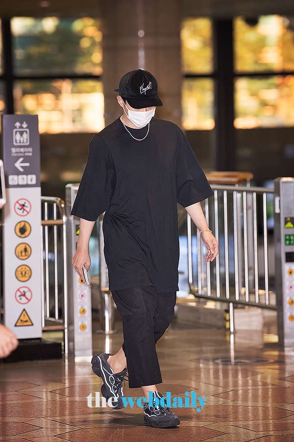 2PM 준호, 김포국제공항 출국 현장