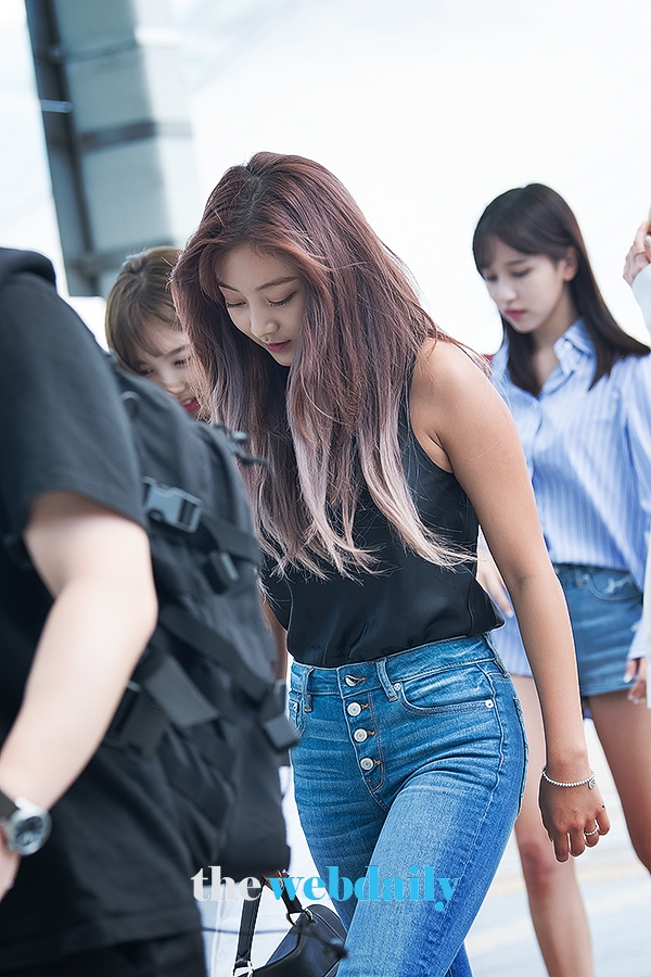 TWICE(트와이스) 지효, 인천국제공항 출국 현장