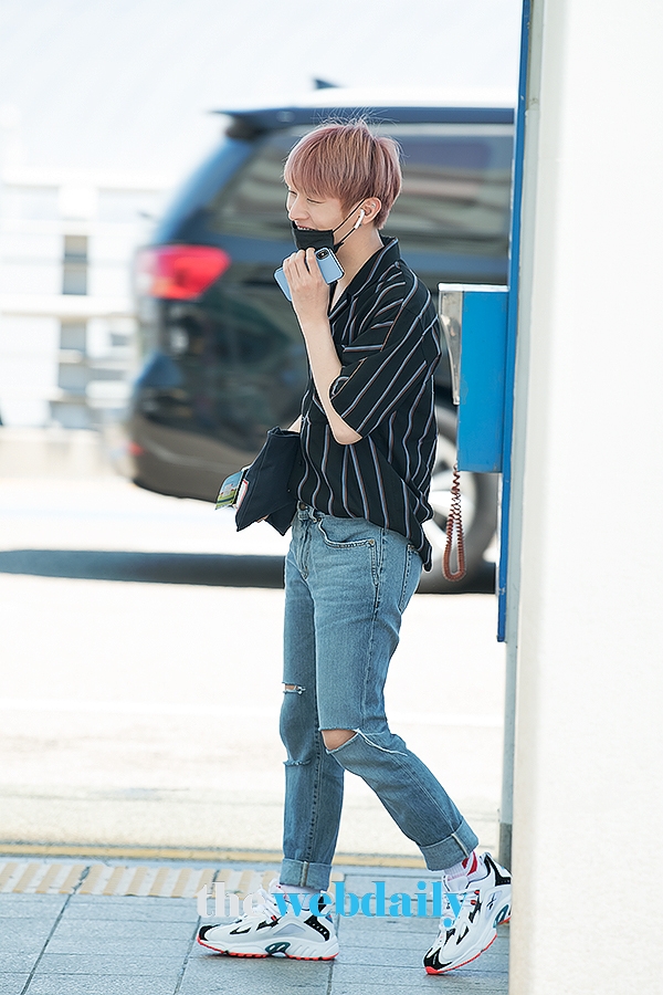 WannaOne(워너원) 윤지성, 인천국제공항 출국 현장