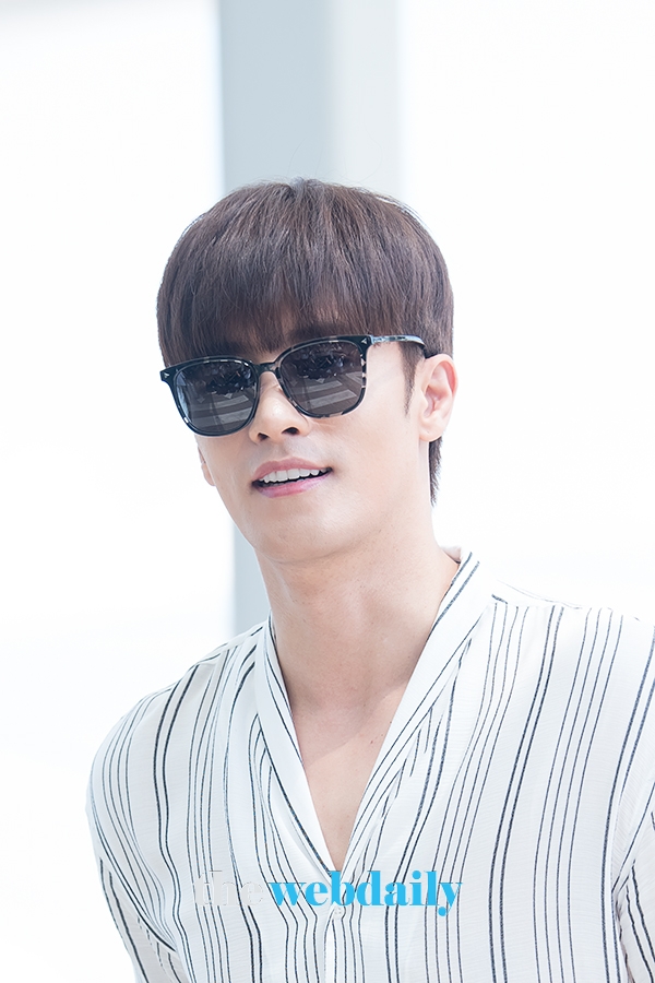 성훈, 인천국제공항 출국 현장