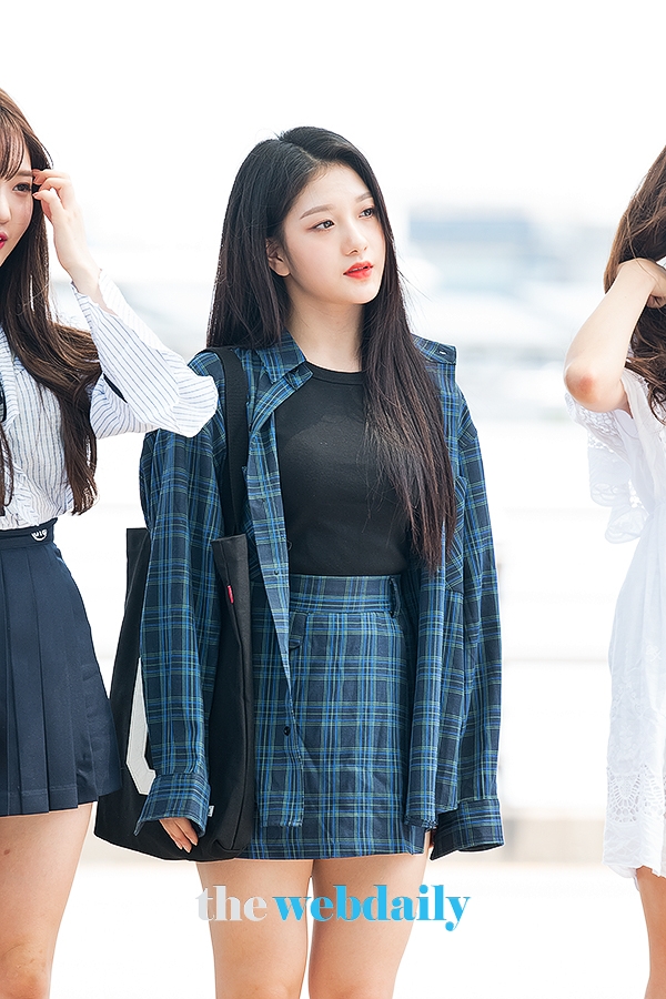 프로미스나인(fromis_9) 이서연, 인천국제공항 출국 현장