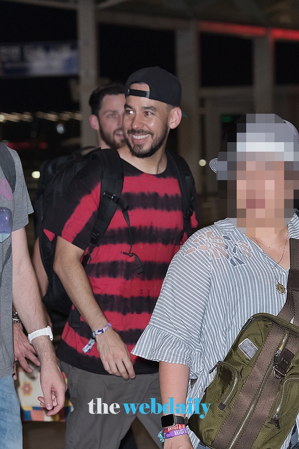 린킨파크 마이크 시노다(Mike Shinoda), 인천국제공항 출국 현장