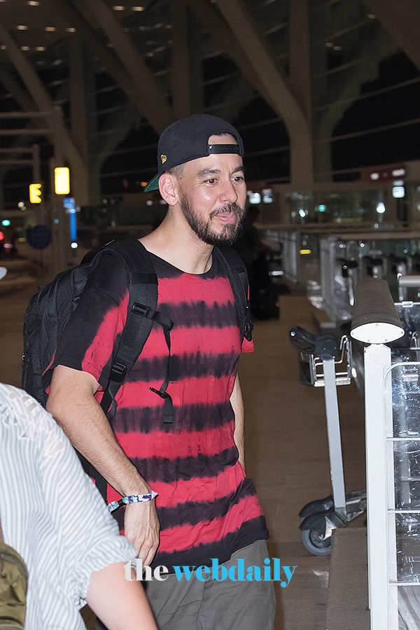 린킨파크 마이크 시노다(Mike Shinoda), 인천국제공항 출국 현장